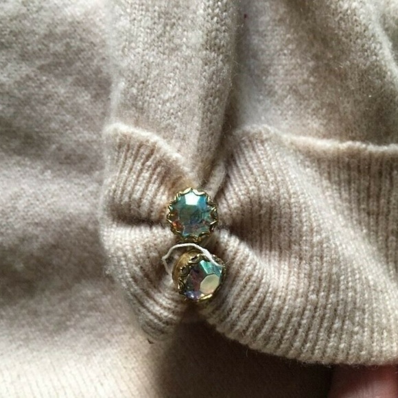 100% Cashmere Sweater with Detachable Fur Collar - Picture 2 of 8